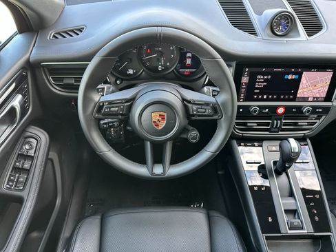 Certified 2026 Porsche Macan AWD/4WD image 15