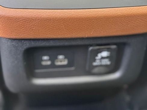 Used 2023 Nissan Pathfinder Platinum AWD/4WD image 24