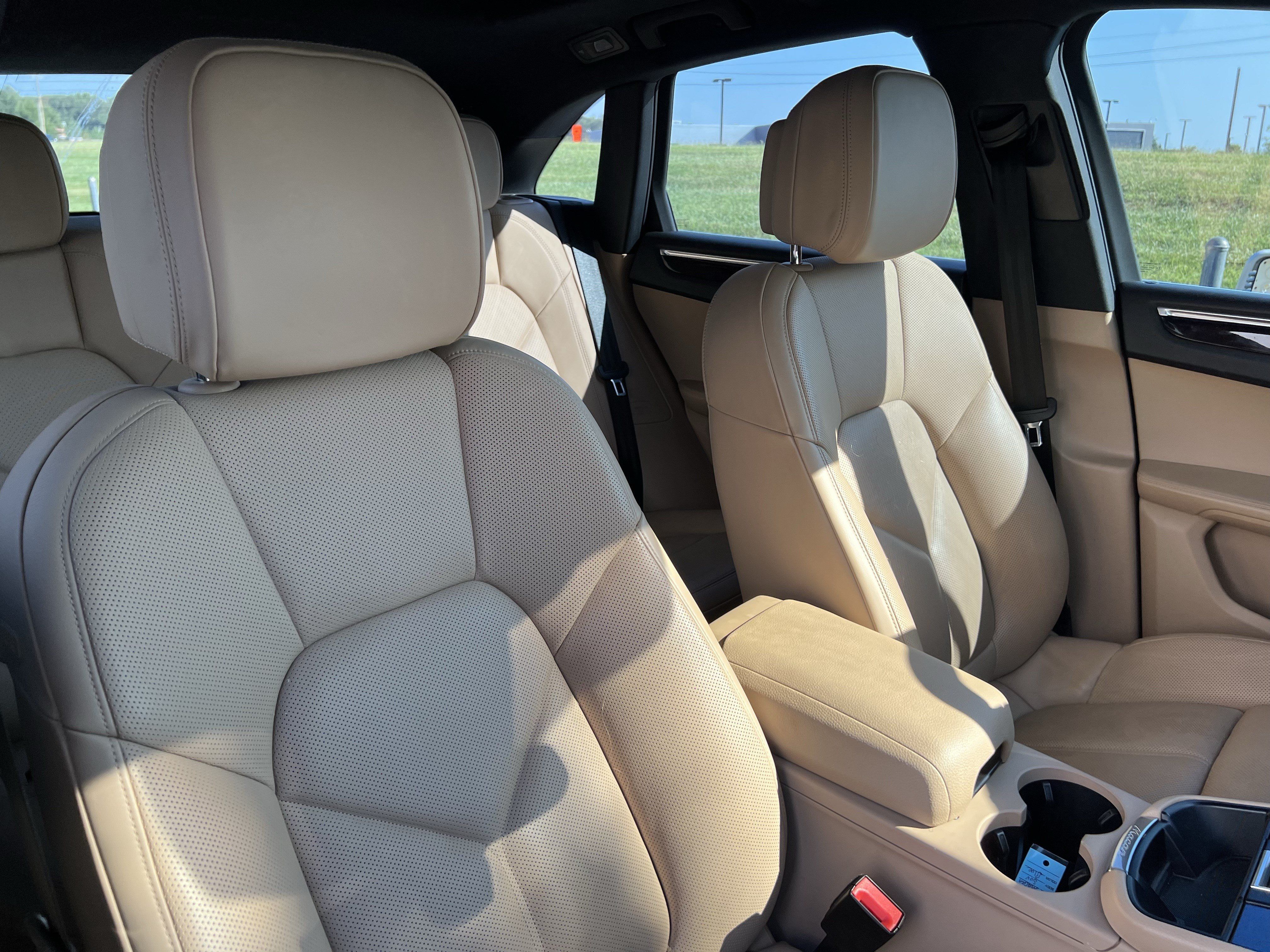 Used 2022 Porsche Macan S AWD/4WD image 34