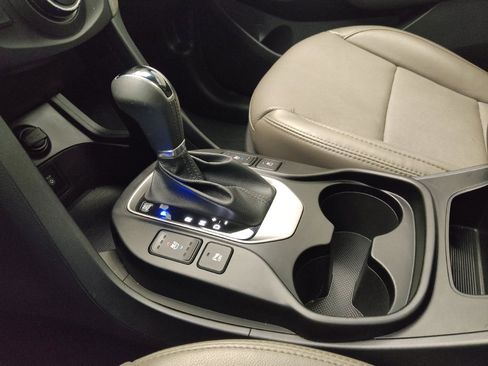 Used 2017 Hyundai Santa Fe Sport image 26