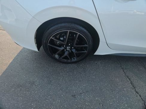 Certified 2024 Honda Civic Sport Touring image 11