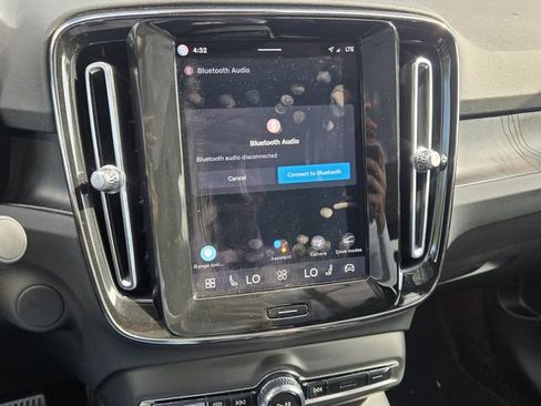 Certified 2023 Volvo C40 Recharge Core image 17