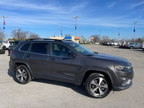 Used 2022 Jeep Cherokee Limited image 2