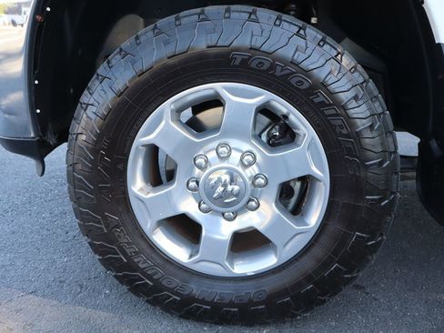 Used 2018 RAM 2500 Big Horn AWD/4WD image 40