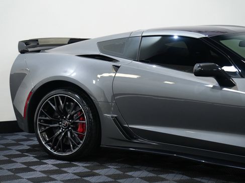 Used 2015 Chevrolet Corvette Z06 w/ 3LZ Preferred Equipment Group image 14