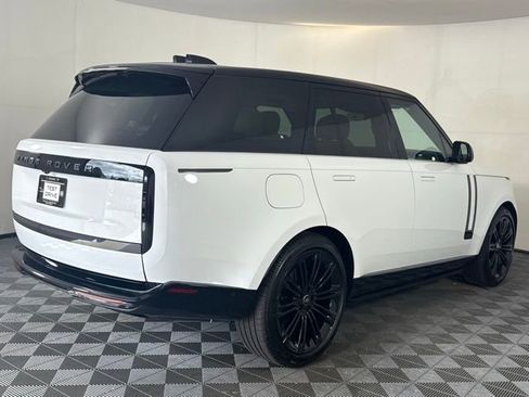 New 2025 Land Rover Range Rover SE image 7