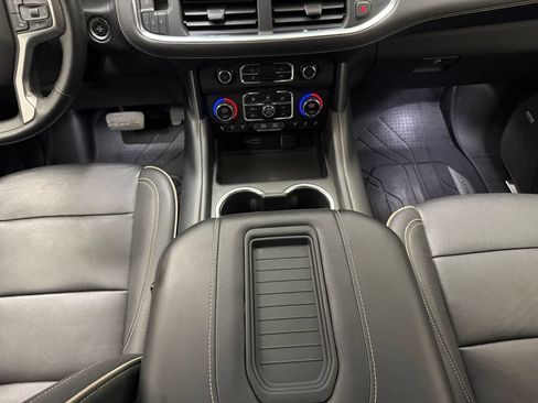 Used 2023 Chevrolet Tahoe Premier AWD/4WD image 16