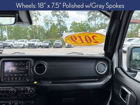 Used 2019 Jeep Wrangler Unlimited Sahara AWD/4WD image 19