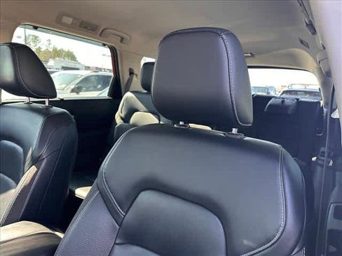 Used 2024 Nissan Pathfinder SL w/ Lighting Package (N92) image 18