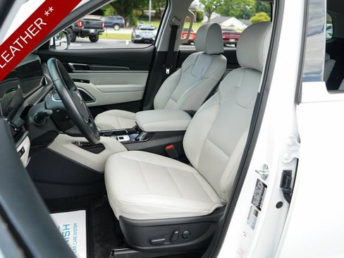 Used 2025 Kia Telluride S FWD image 6