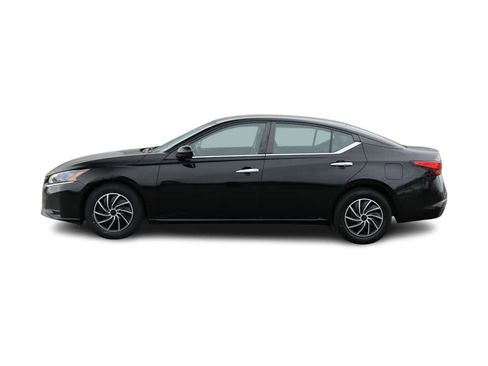 Used 2023 Nissan Altima 2.5 S image 3