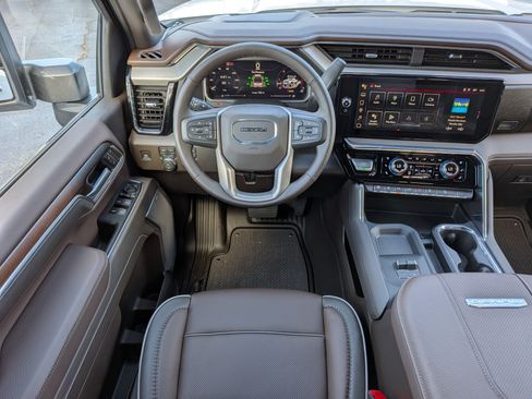 New 2026 GMC Sierra 2500 Denali w/ Denali Reserve Package AWD/4WD image 15