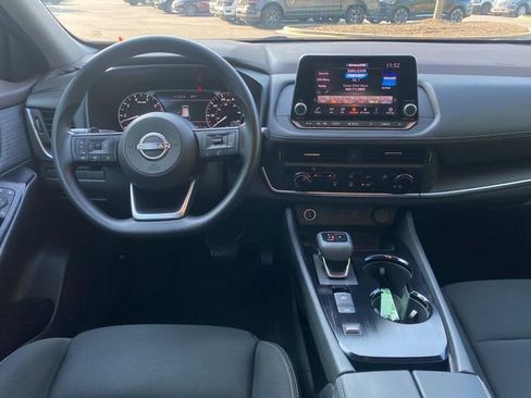 Used 2023 Nissan Rogue S FWD image 8