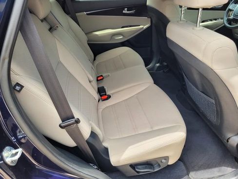 Used 2020 Kia Sorento LX AWD/4WD image 14
