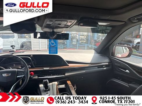 Used 2024 Cadillac Escalade Premium Luxury RWD image 8