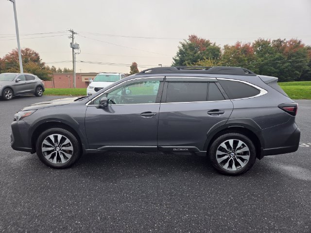 Used 2025 Subaru Outback Limited AWD/4WD image 11