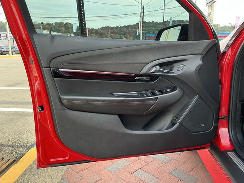 Used 2014 Chevrolet SS RWD image 22