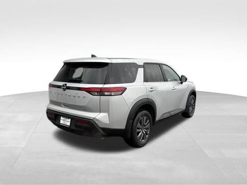 Used 2024 Nissan Pathfinder S image 5