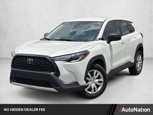 Certified 2022 Toyota Corolla Cross L FWD image 1