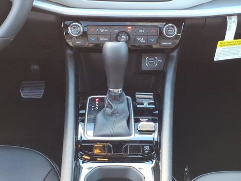 New 2026 Jeep Compass Limited w/ Sun, Sound & Navigation Group image 12