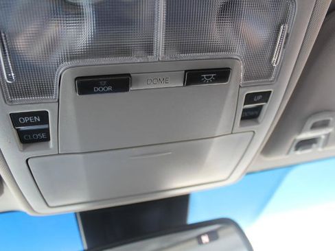 Used 2018 Toyota Avalon Touring image 37