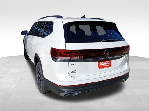 New 2026 Volkswagen Atlas SE image 3