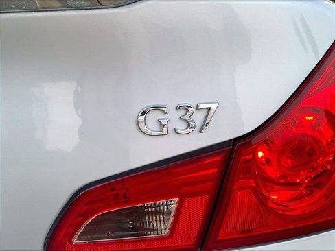 Used 2013 INFINITI G37 Journey w/ Premium Pkg image 27