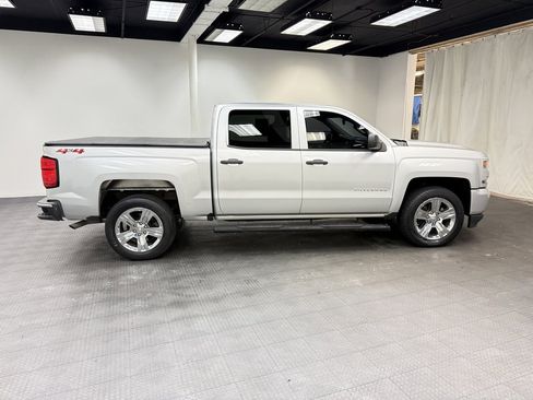 Used 2018 Chevrolet Silverado 1500 Custom w/ Custom Value Package image 7