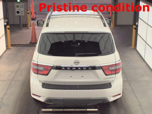 Used 2024 Nissan Armada Platinum w/ Captain's Chairs Package image 2
