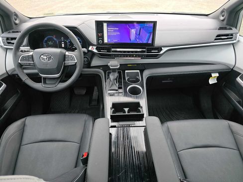 Certified 2026 Toyota Sienna XSE AWD/4WD image 20