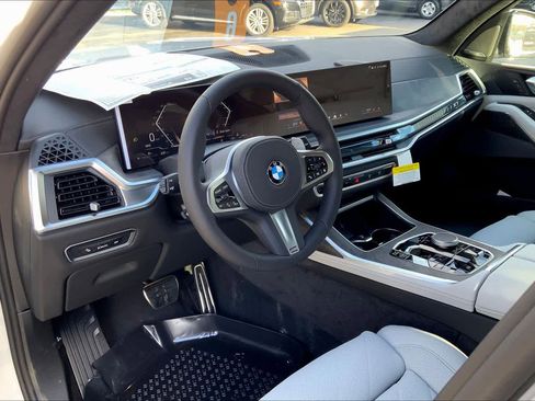 New 2026 BMW X7 xDrive40i w/ M Sport Package image 8