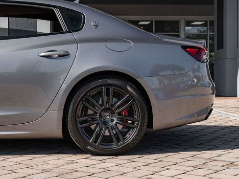 Used 2022 Maserati Quattroporte GT image 12