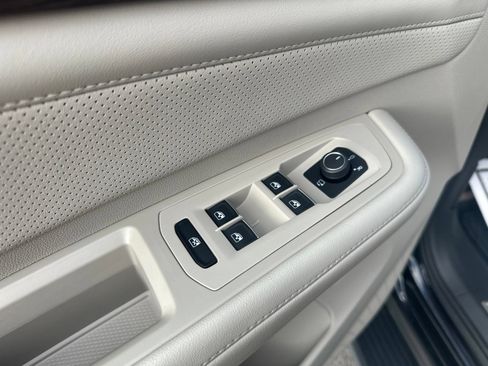 Certified 2024 Volkswagen Atlas SEL Premium R-Line AWD/4WD image 22