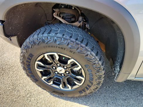 Used 2024 Chevrolet Silverado 1500 ZR2 w/ Technology Package image 55