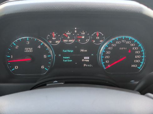 Used 2017 Chevrolet Suburban LT RWD image 16