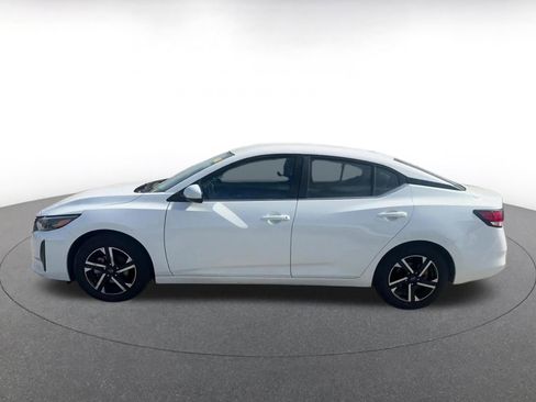 Used 2025 Nissan Sentra SV image 9