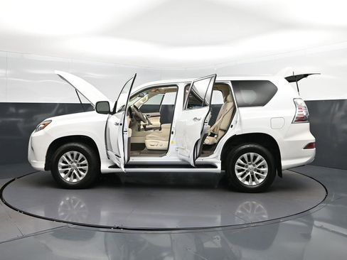 Used 2015 Lexus GX 460 w/ Premium Package AWD/4WD image 46