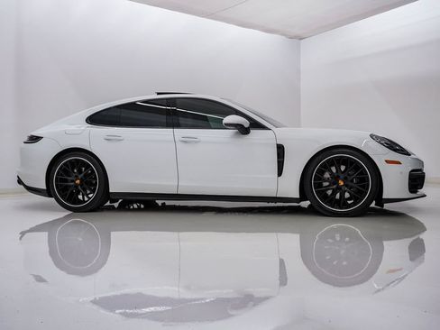 Certified 2023 Porsche Panamera 4 Platinum Edition AWD/4WD image 9