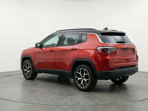 Used 2025 Jeep Compass Limited image 6