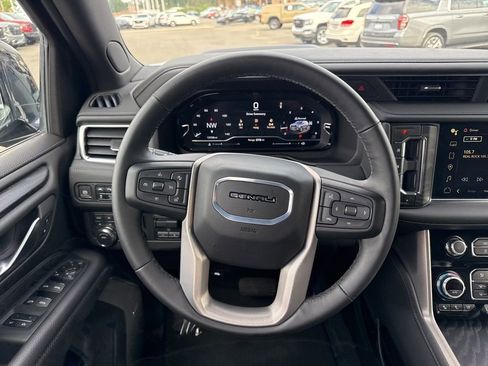 Used 2024 GMC Yukon XL Denali image 15