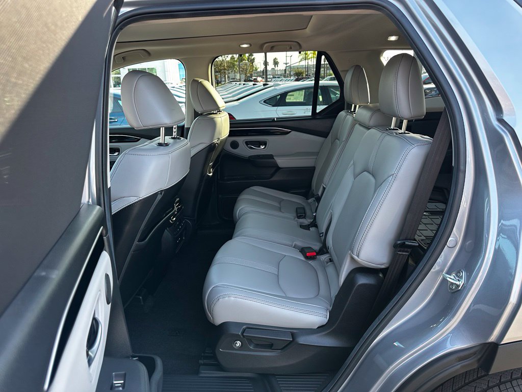 Used 2025 Honda Pilot Touring image 25