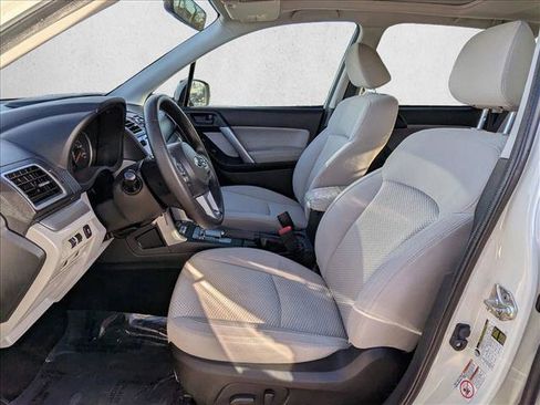 Used 2018 Subaru Forester 2.5i Premium w/ All-Weather Package image 16