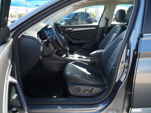 Used 2023 Volkswagen Jetta SE image 16