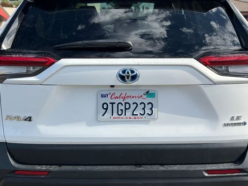 Used 2022 Toyota RAV4 LE AWD/4WD image 19