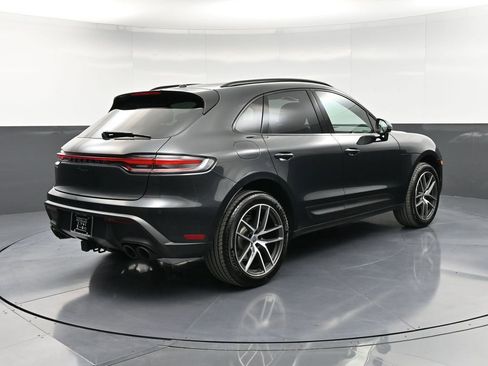 Certified 2025 Porsche Macan image 8