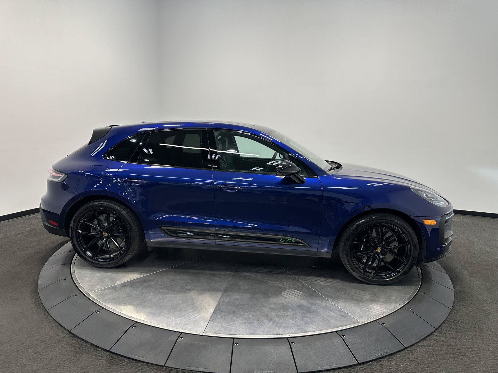 Used 2023 Porsche Macan GTS AWD/4WD image 8