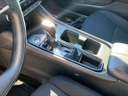 Used 2022 Nissan Sentra S image 13