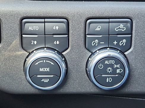 Used 2023 GMC Sierra 1500 SLT image 14