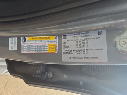 Used 2022 GMC Yukon XL SLE w/ Gmc Pro Safety Plus Package image 36