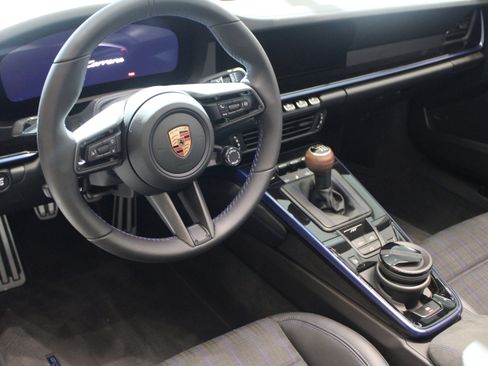 New 2026 Porsche 911 Carrera T image 4